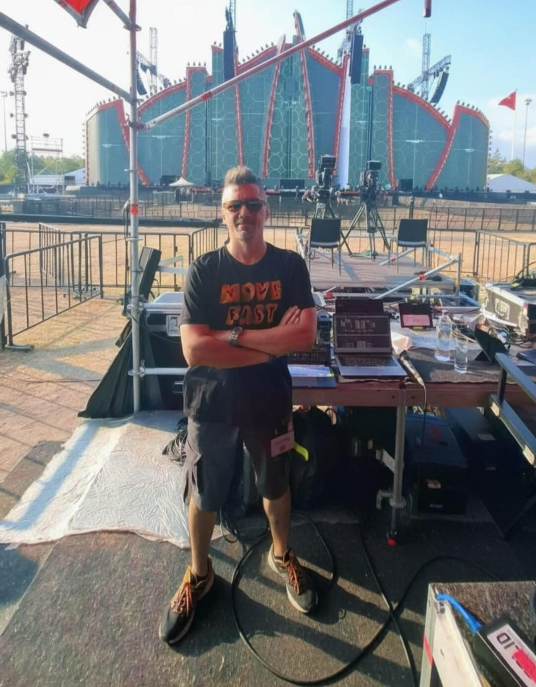 I'm an audio engineer, yet my my profile pic is that of a guitarist :-)